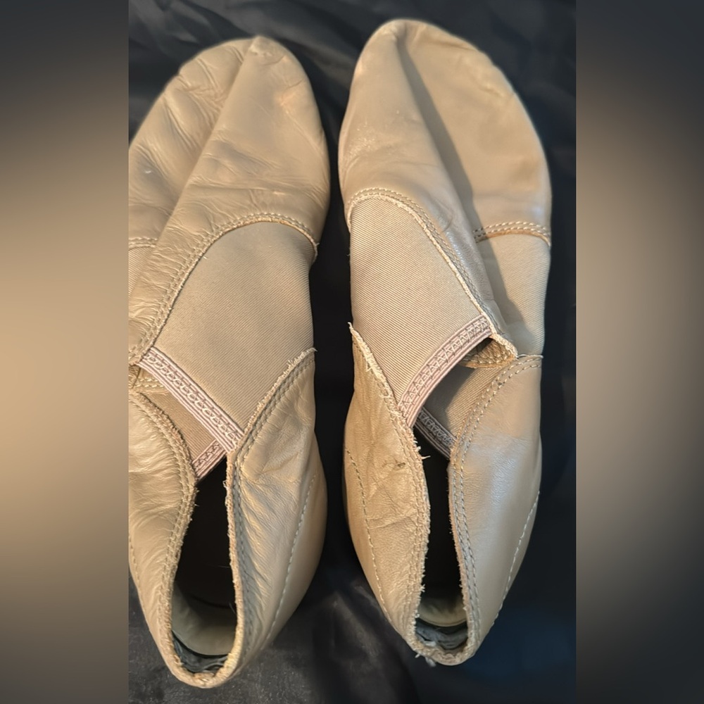 Capezio Women's Tan Leather Jazz shoes